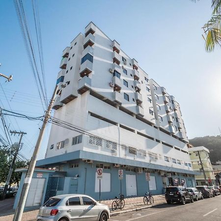 O Melhor Do Centro! Apto 01 Dormitorio Com Garagem E Ar Condicionado Балнеаріу-Камборіу Екстер'єр фото