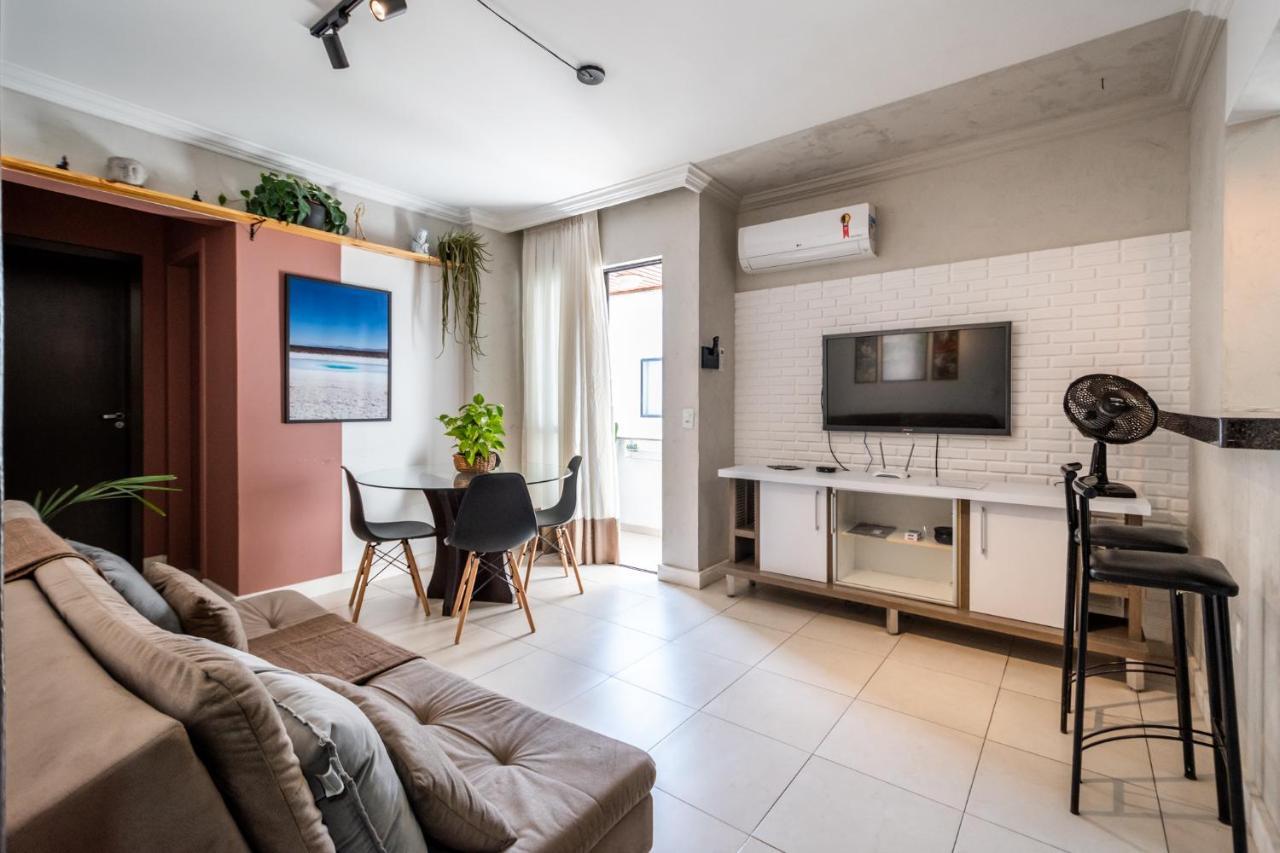 O Melhor Do Centro! Apto 01 Dormitorio Com Garagem E Ar Condicionado Балнеаріу-Камборіу Екстер'єр фото