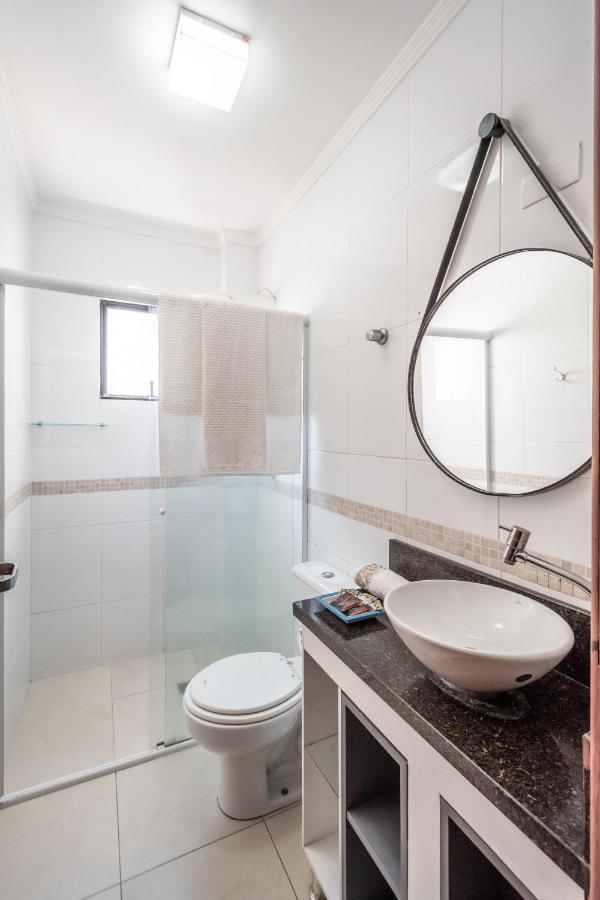 O Melhor Do Centro! Apto 01 Dormitorio Com Garagem E Ar Condicionado Балнеаріу-Камборіу Екстер'єр фото